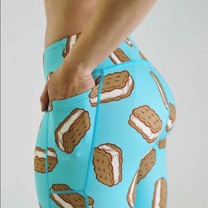 Feed Me Fight Me XS Leggings